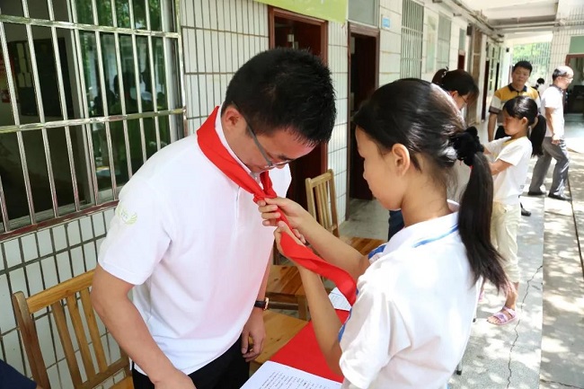 益點(diǎn)愛心 點(diǎn)亮世界